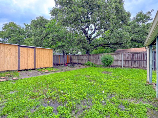 220 Hampton Avenue, Corsicana, TX 75110