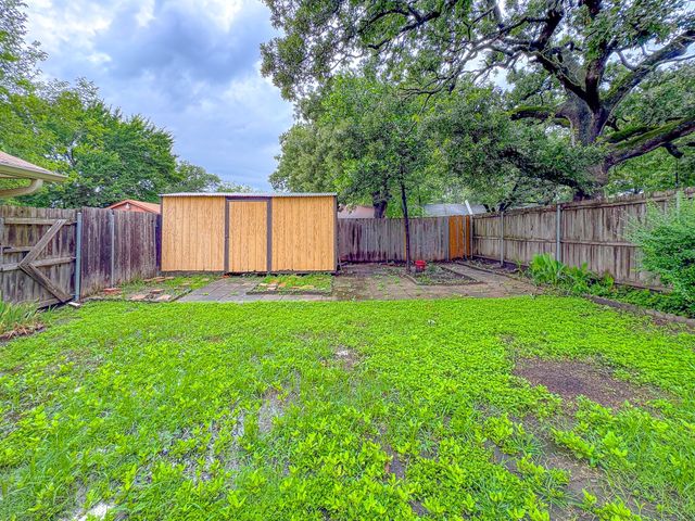 220 Hampton Avenue, Corsicana, TX 75110