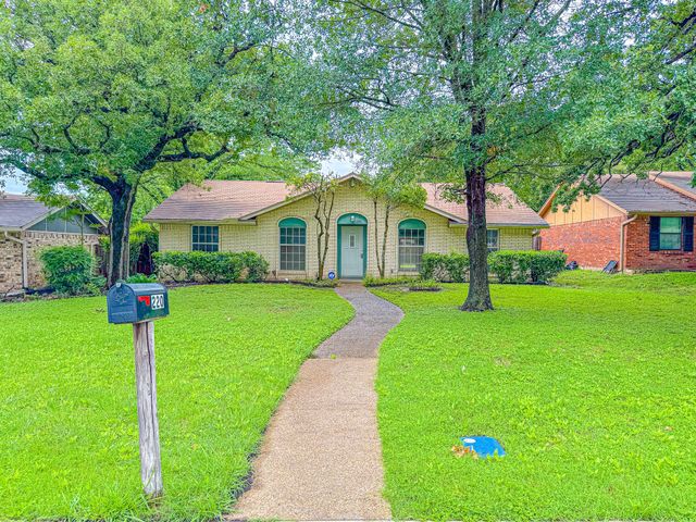 220 Hampton Avenue, Corsicana, TX 75110