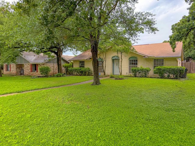 220 Hampton Avenue, Corsicana, TX 75110