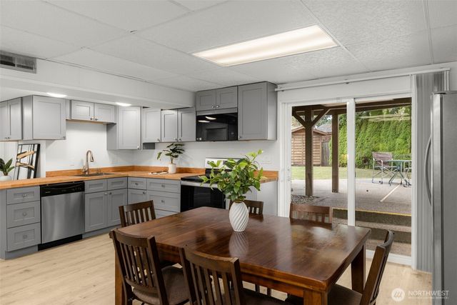 2520 166th Avenue NE, Bellevue, WA 98008