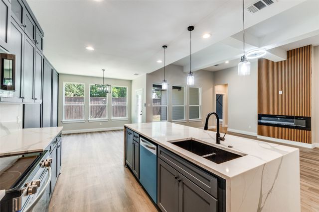 2818 Southland Street, Dallas, TX 75215