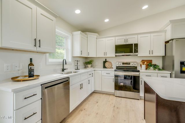 1385 Gap Creek Road, Elizabethton, TN 37643