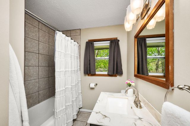 7000 Hill Place N, Crystal, MN 55427