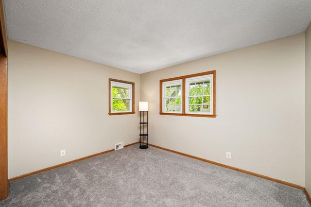 7000 Hill Place N, Crystal, MN 55427