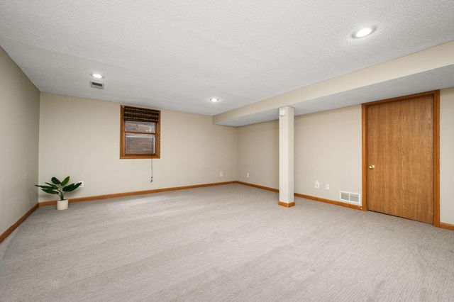 7000 Hill Place N, Crystal, MN 55427