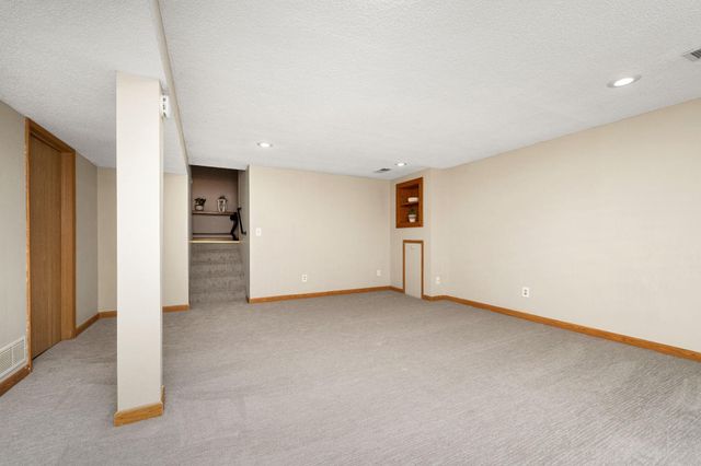 7000 Hill Place N, Crystal, MN 55427