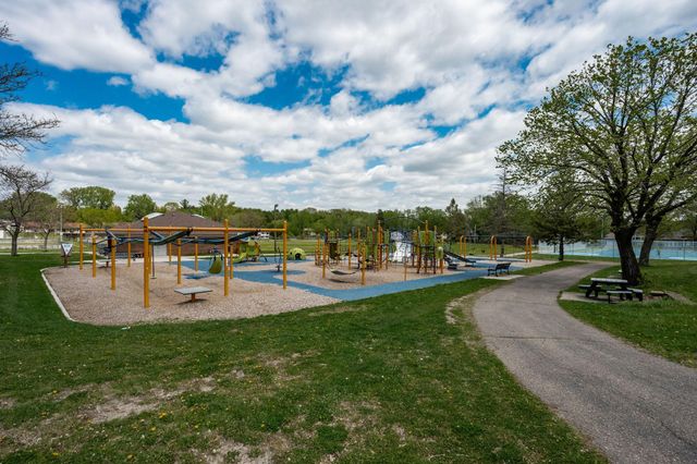 7000 Hill Place N, Crystal, MN 55427