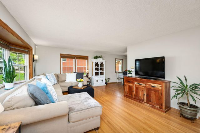 7000 Hill Place N, Crystal, MN 55427