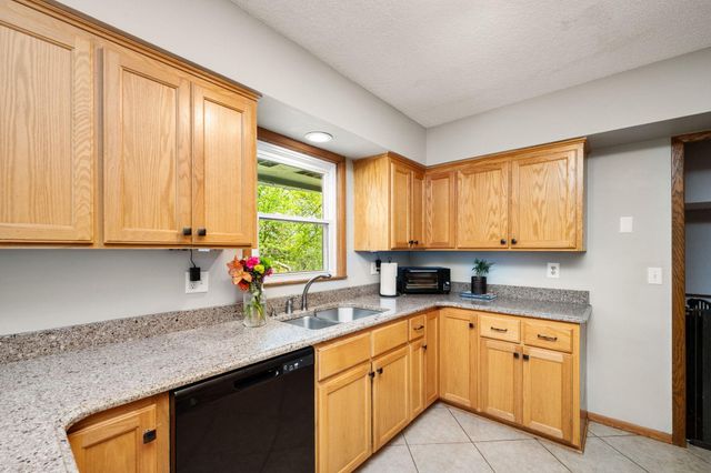 7000 Hill Place N, Crystal, MN 55427