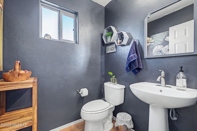 1339 N Golden Palomino Place, Tucson, AZ 85715