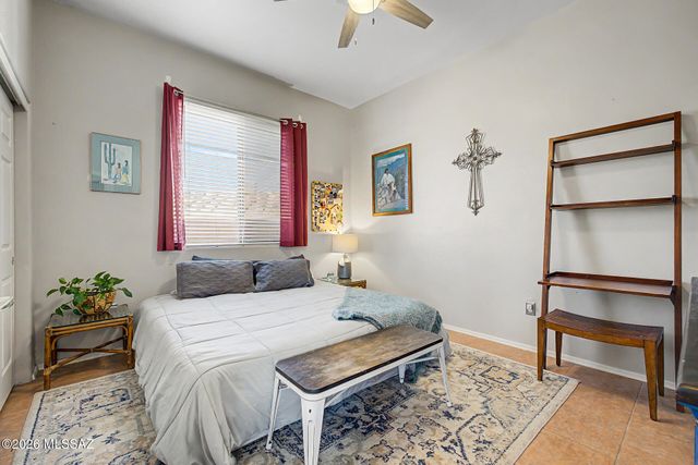 1339 N Golden Palomino Place, Tucson, AZ 85715