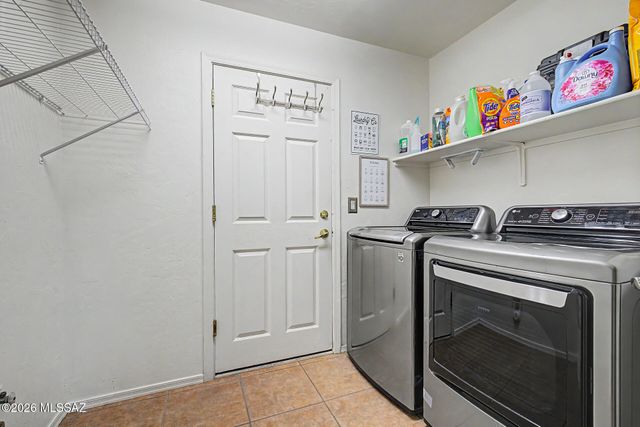 1339 N Golden Palomino Place, Tucson, AZ 85715