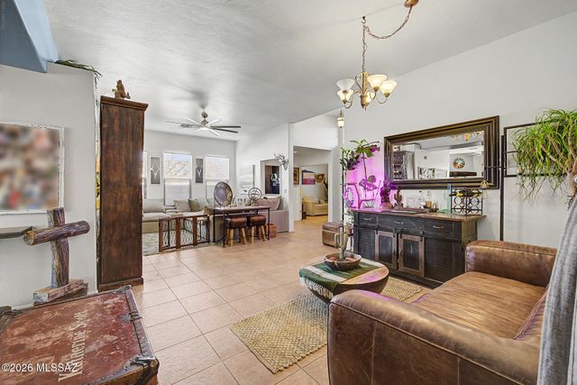 1339 N Golden Palomino Place, Tucson, AZ 85715