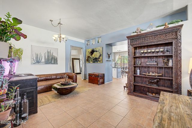 1339 N Golden Palomino Place, Tucson, AZ 85715