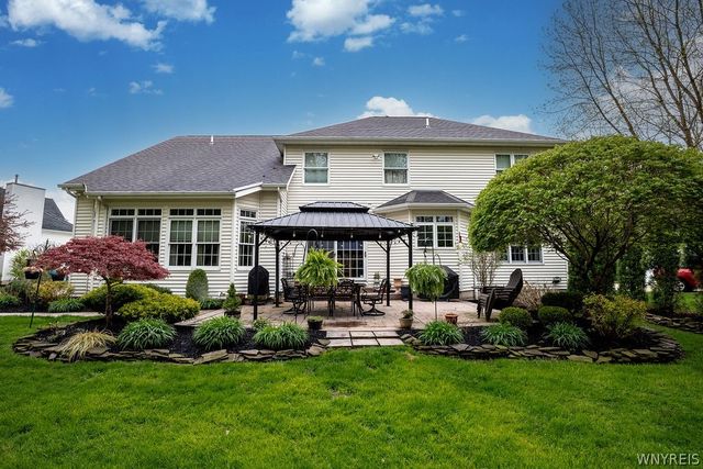 33 Julianna Court, Amherst, NY 14228