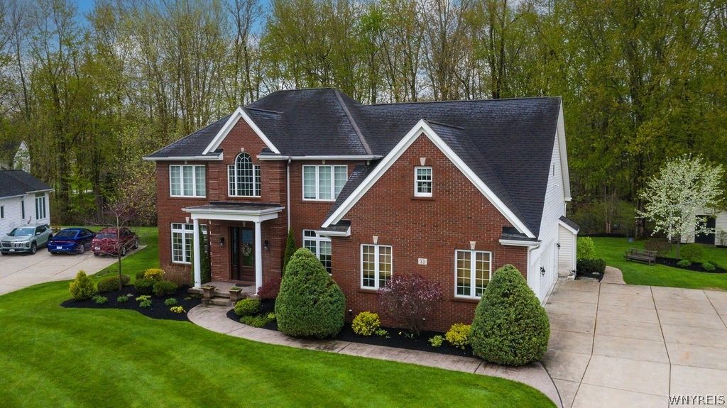 33 Julianna Court, Amherst, NY 14228
