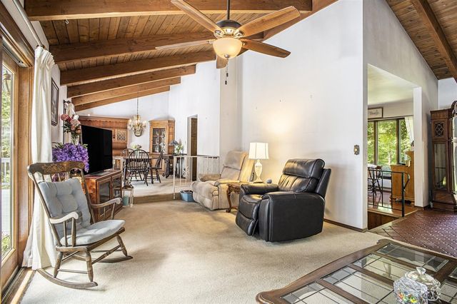 55835 Davis Lane, Dowagiac, MI 49047