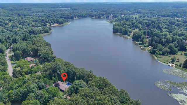 55835 Davis Lane, Dowagiac, MI 49047