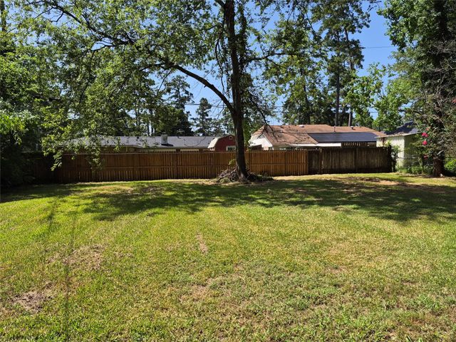 207 Loon River Drive, Huffman, TX 77336