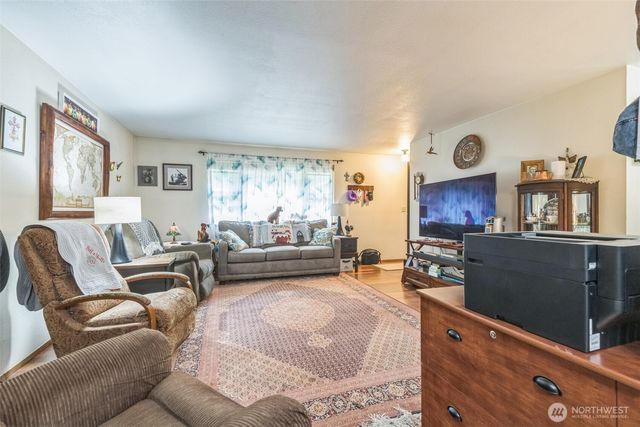 22180 Sea vista NE, Poulsbo, WA 98370