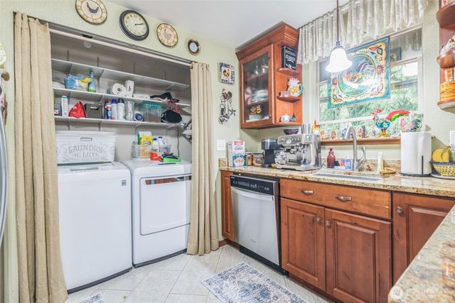 22180 Sea vista NE, Poulsbo, WA 98370