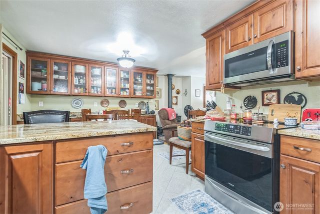 22180 Sea vista NE, Poulsbo, WA 98370