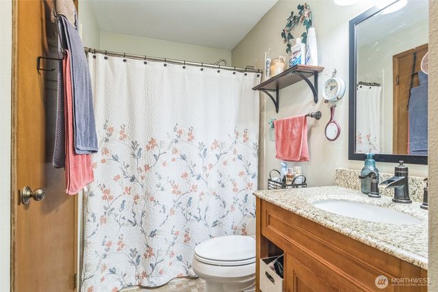 22180 Sea vista NE, Poulsbo, WA 98370