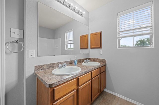 9002 Kerry Prairie Ln, Richmond, TX 77407