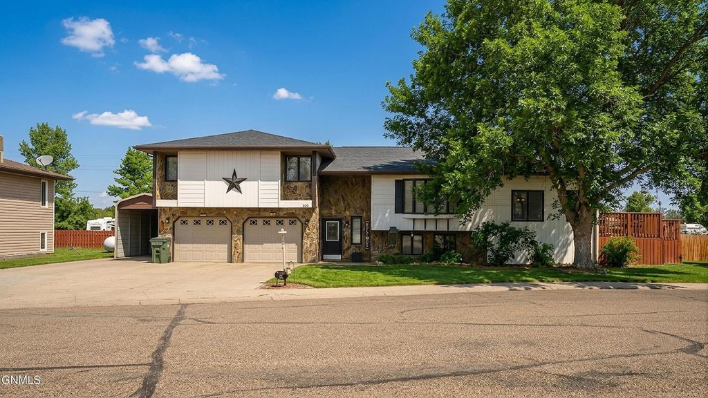 818 Mannhaven Street, Hazen, ND 58545 photo 1