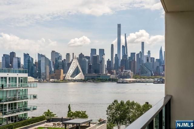 1200 Ave At Port Imperial 603, Weehawken, NJ 07086