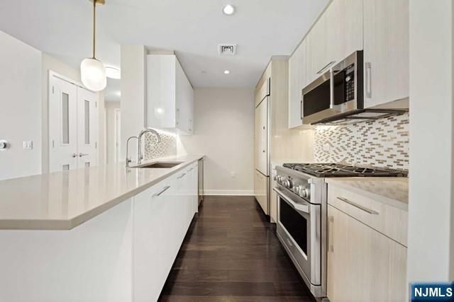 1200 Ave At Port Imperial 603, Weehawken, NJ 07086