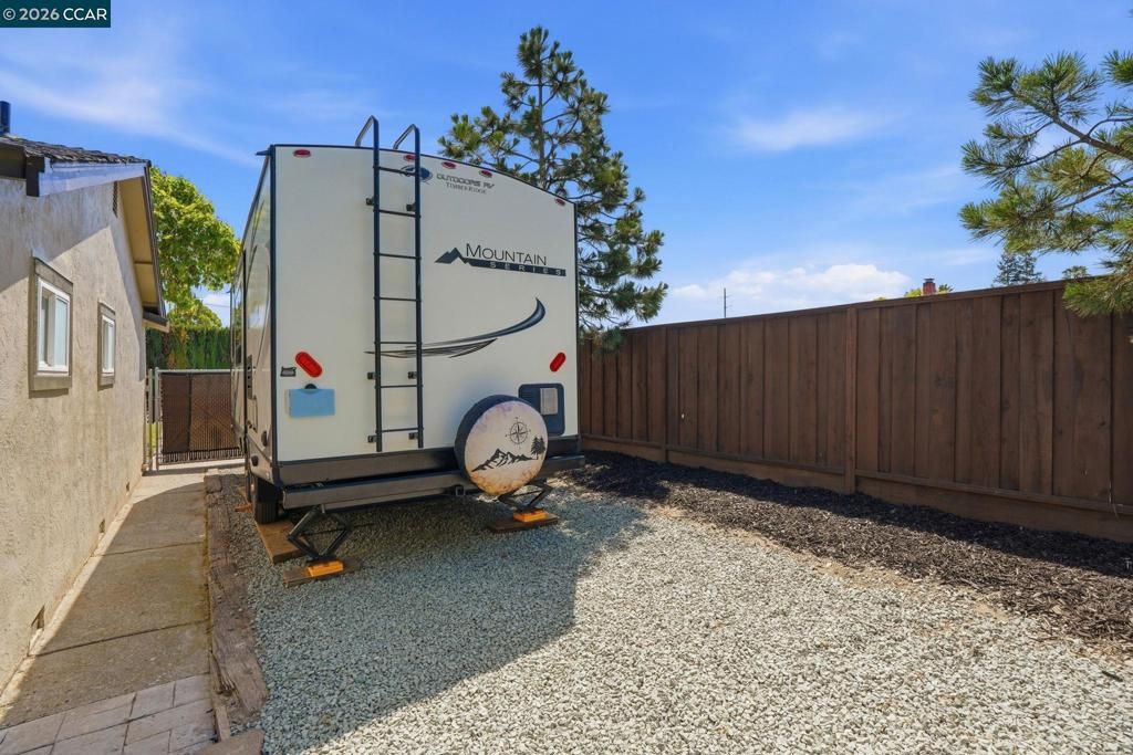 Image 32 of property listing at 2103 Deerwood Dr., Martinez, CA 94553