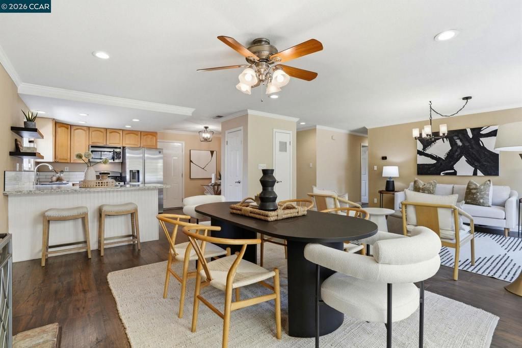 Image 8 of property listing at 2103 Deerwood Dr., Martinez, CA 94553