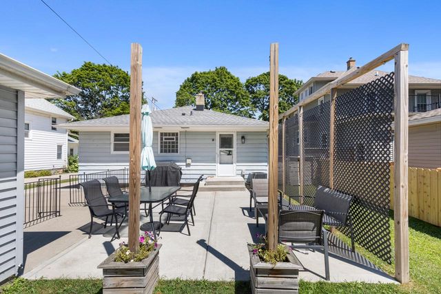 1117 Ellis STREET, Waukesha, WI 53186