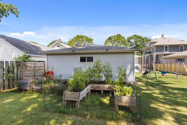 1117 Ellis STREET, Waukesha, WI 53186