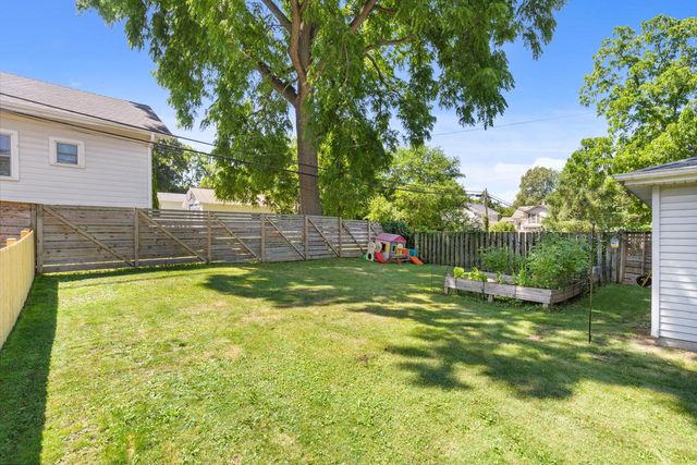 1117 Ellis STREET, Waukesha, WI 53186