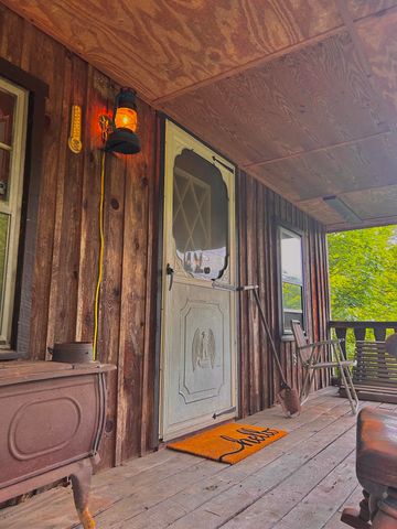 178 Greasy Creek Road, West Liberty, KY 41472