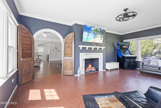 3416 Bancroft Street, Ottawa Hills, OH 43606