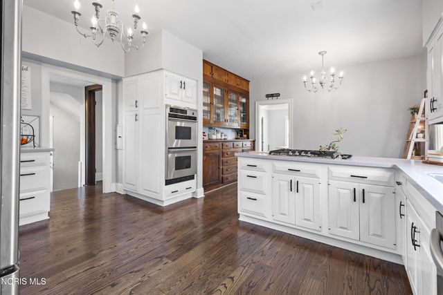 3416 Bancroft Street, Ottawa Hills, OH 43606