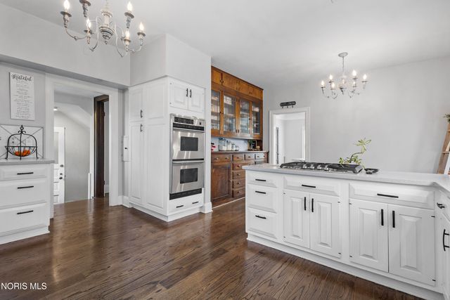 3416 Bancroft Street, Ottawa Hills, OH 43606