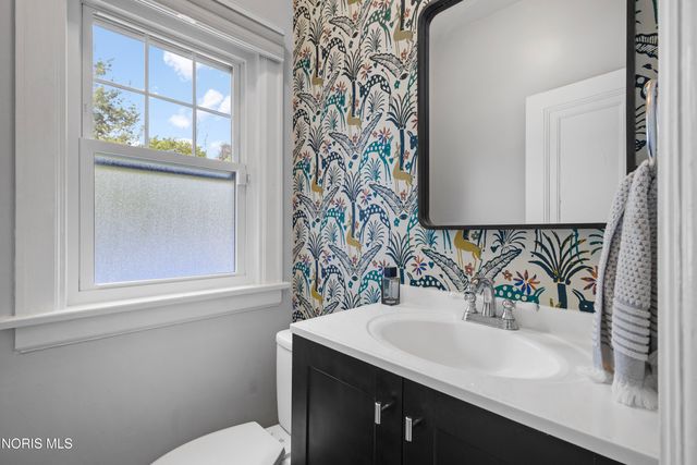 3416 Bancroft Street, Ottawa Hills, OH 43606