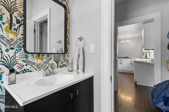 3416 Bancroft Street, Ottawa Hills, OH 43606