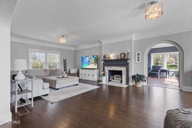 3416 Bancroft Street, Ottawa Hills, OH 43606
