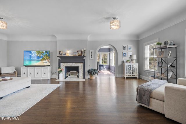 3416 Bancroft Street, Ottawa Hills, OH 43606