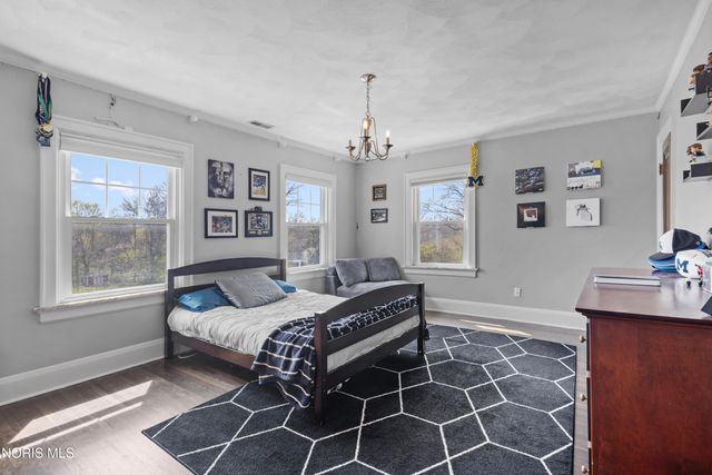 3416 Bancroft Street, Ottawa Hills, OH 43606