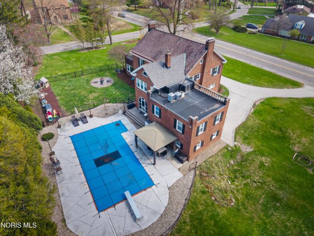 3416 Bancroft Street, Ottawa Hills, OH 43606
