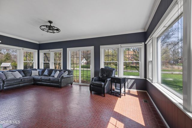 3416 Bancroft Street, Ottawa Hills, OH 43606