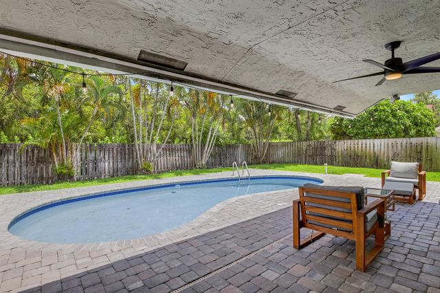 542 Indigo Avenue, Wellington, FL 33414