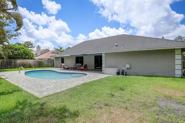 542 Indigo Avenue, Wellington, FL 33414